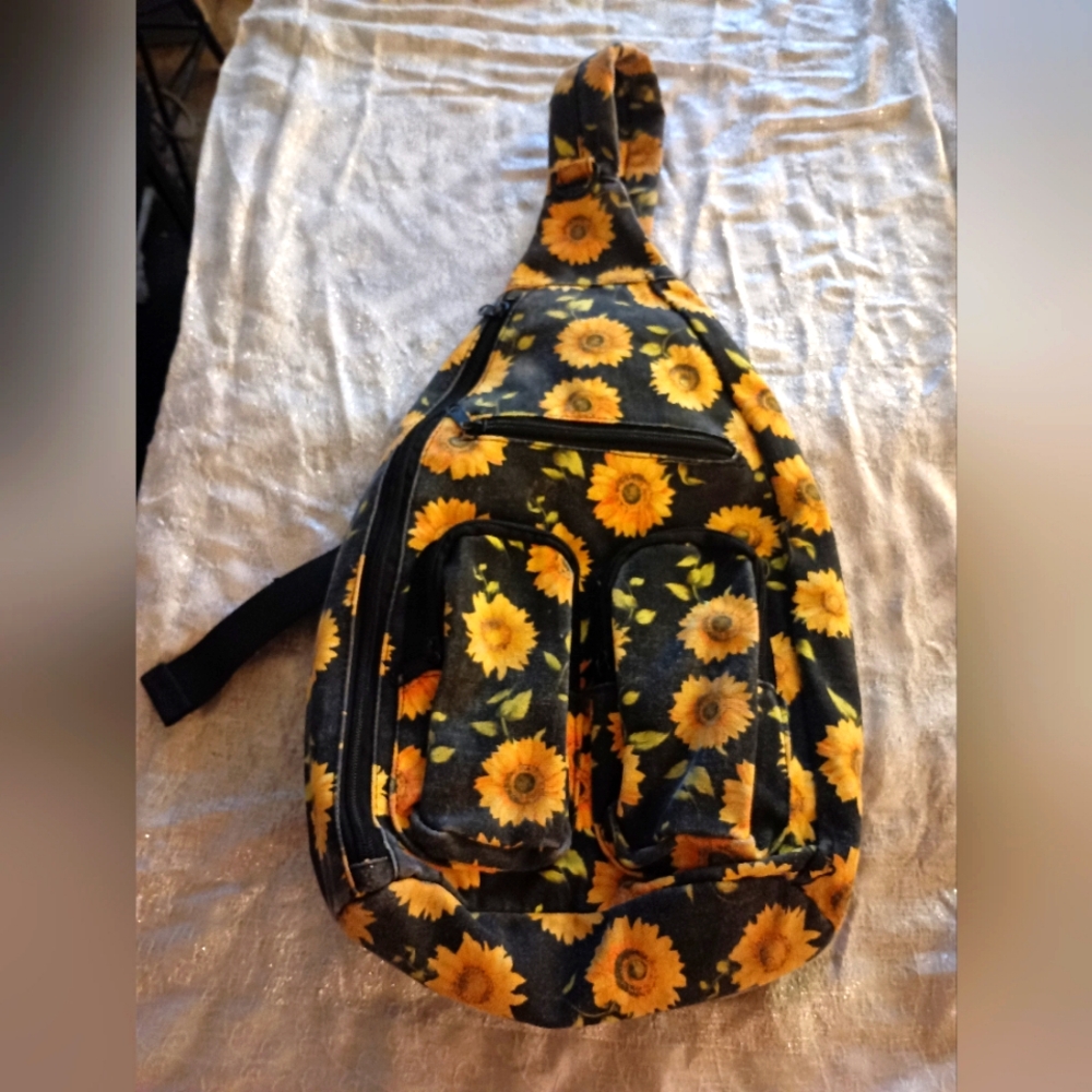 Beautiful sunflower back pack!